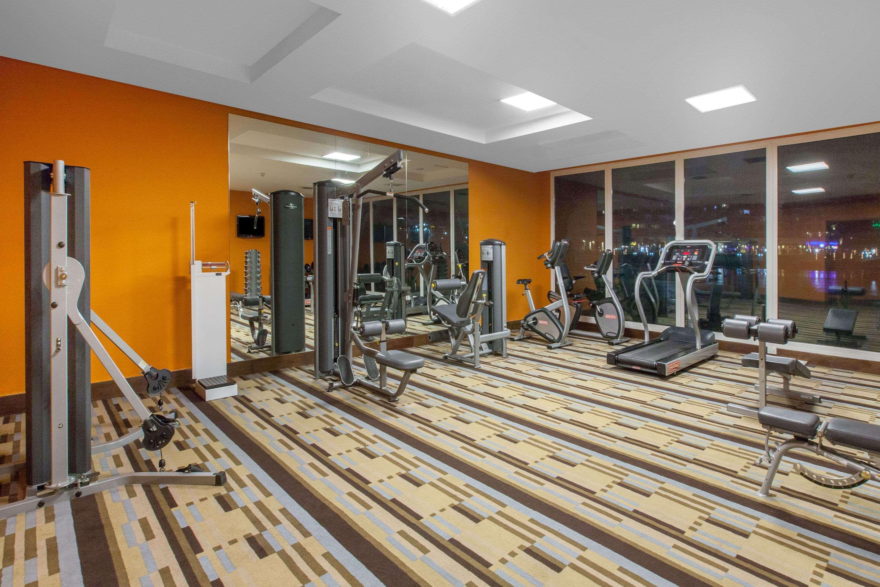 Hotel Wyndham Nordelta Tigre - Buenos Aires Exterior foto The gym at the hotel