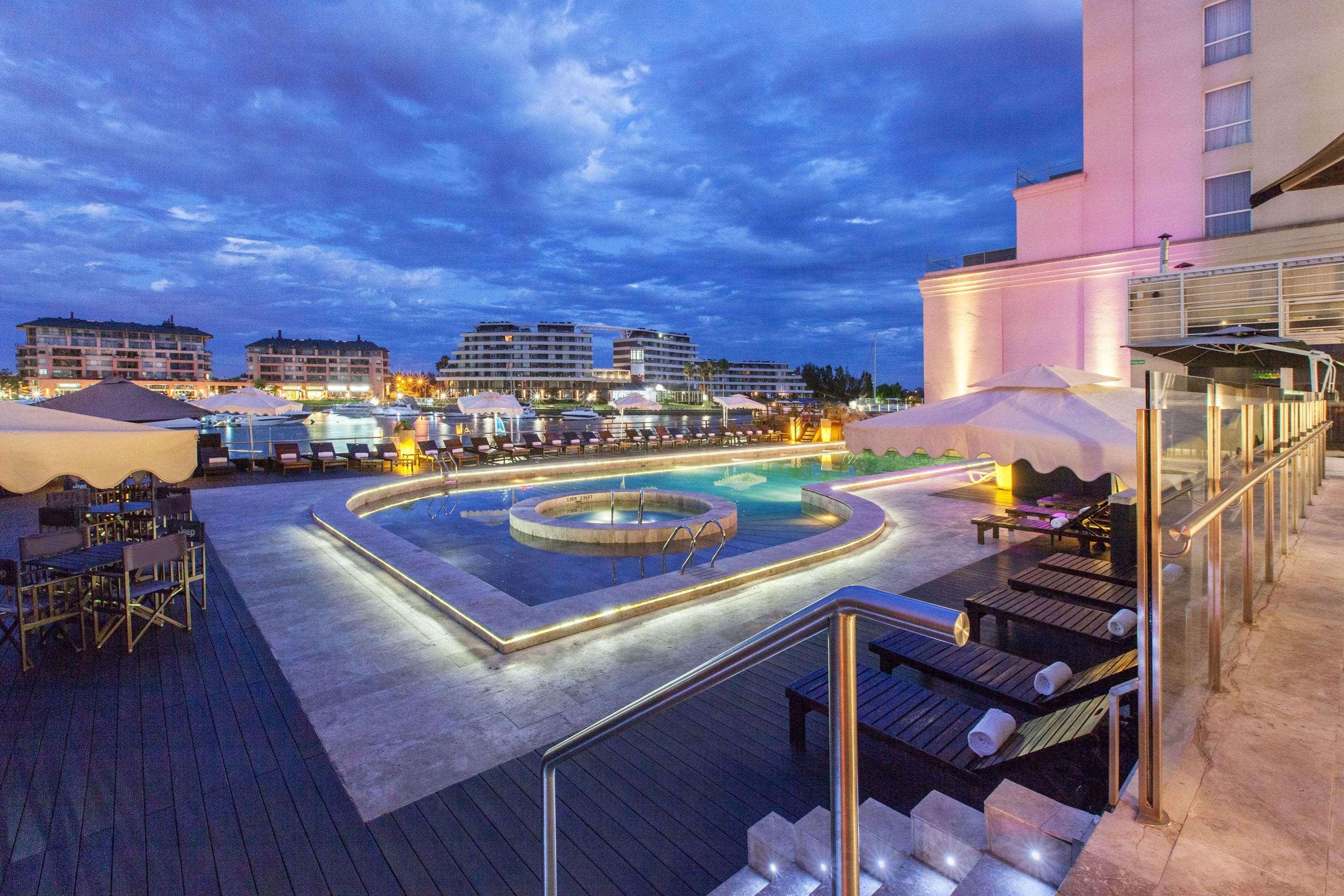Hotel Wyndham Nordelta Tigre - Buenos Aires Exterior foto The hotel's pool
