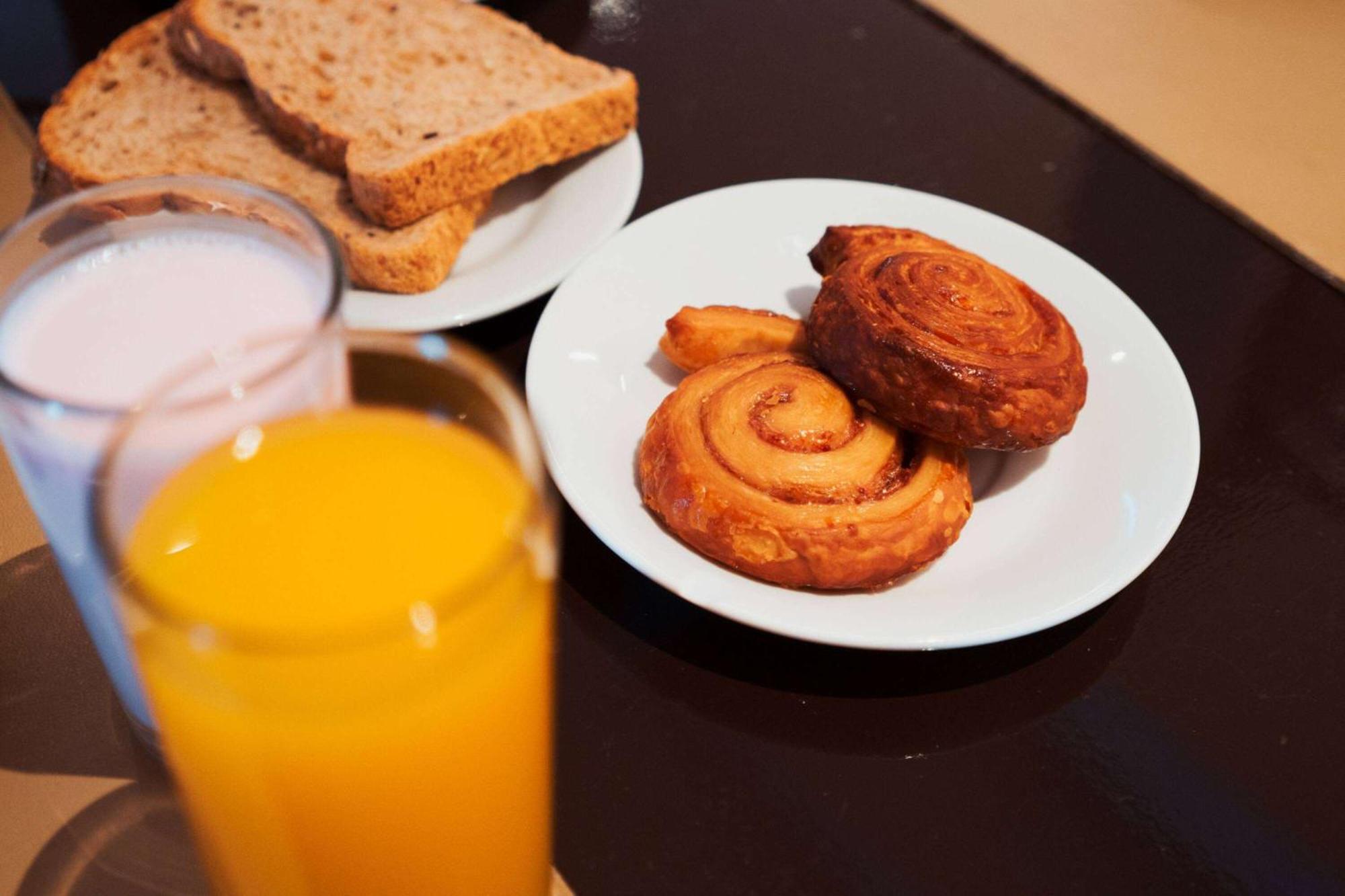 Hotel Wyndham Nordelta Tigre - Buenos Aires Exterior foto A typical breakfast in the Czech Republic