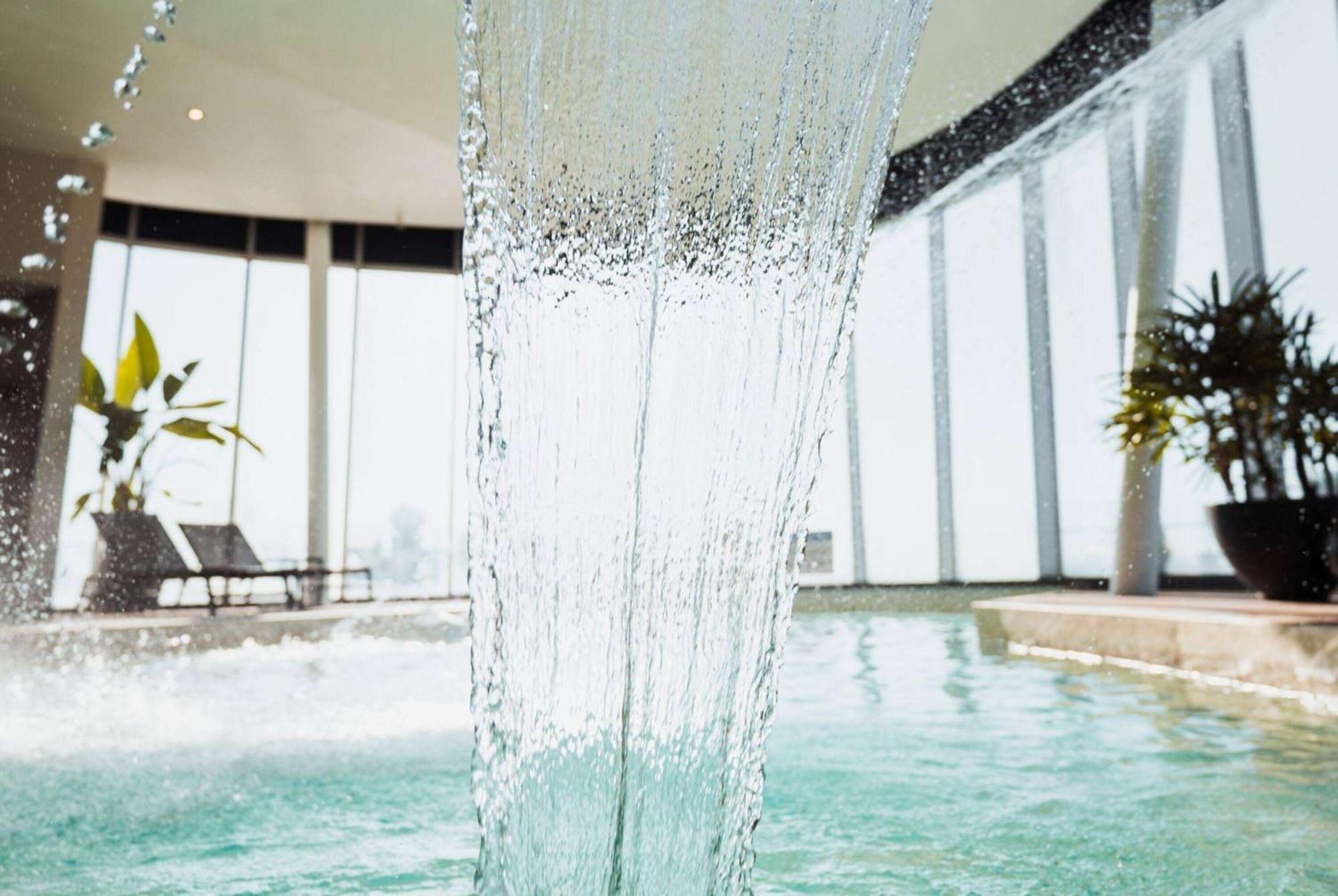 Hotel Wyndham Nordelta Tigre - Buenos Aires Exterior foto Indoor waterfall