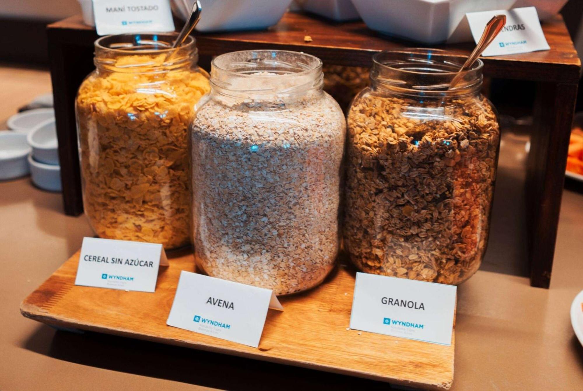 Hotel Wyndham Nordelta Tigre - Buenos Aires Exterior foto Granola, oatmeal and cornflakes